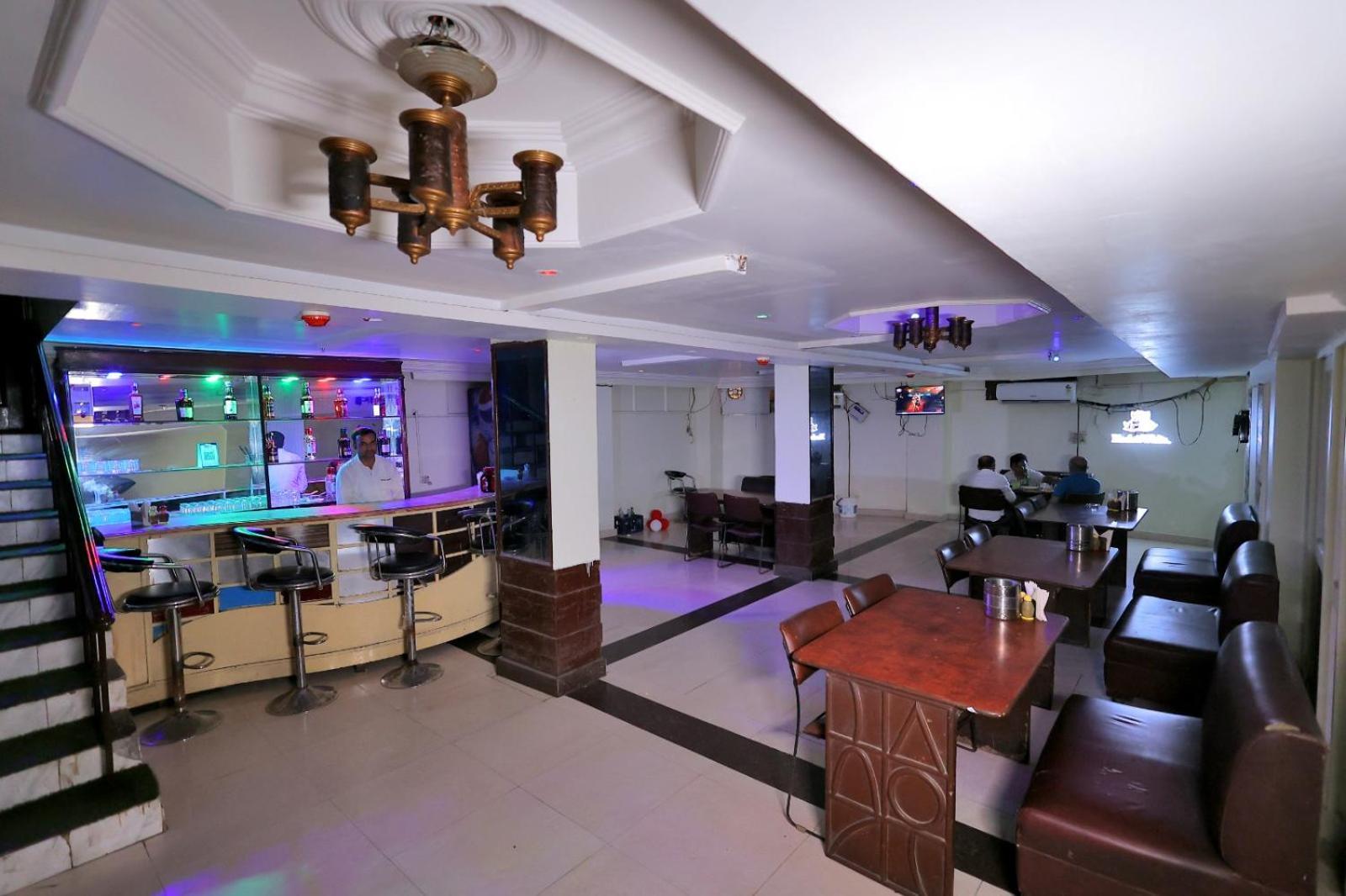 Hotel Paradise Kanpur Dış mekan fotoğraf
