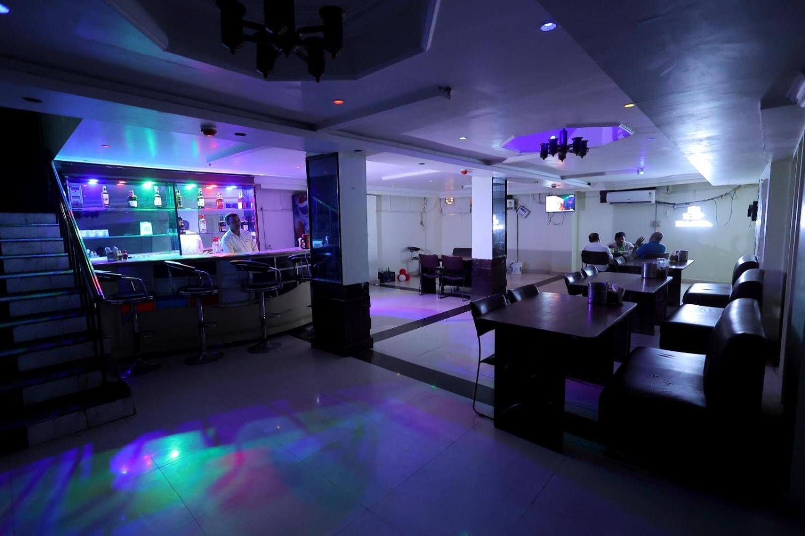 Hotel Paradise Kanpur Dış mekan fotoğraf